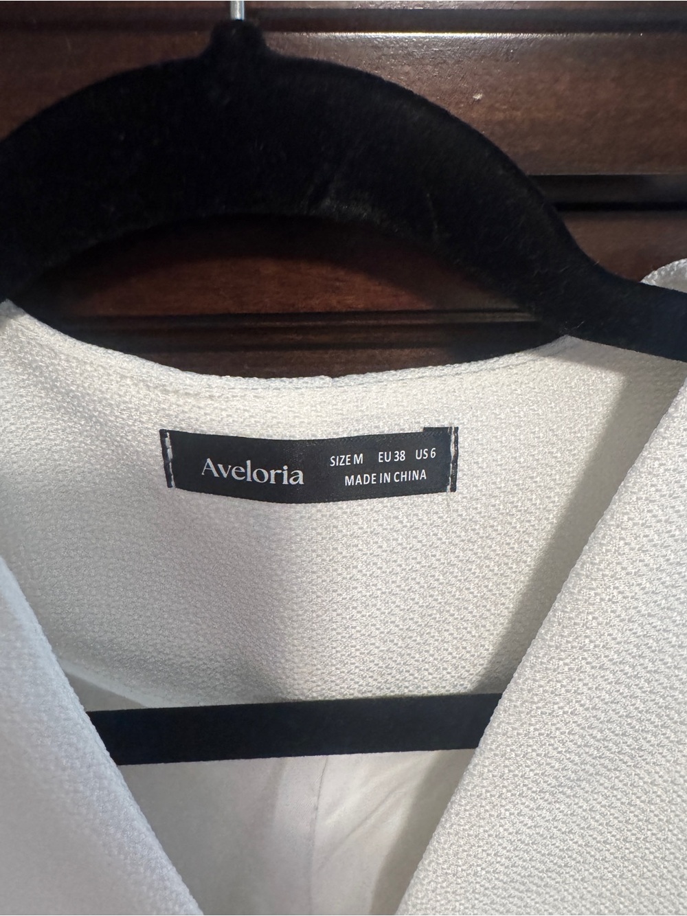 White Textured V-Neck Short Sleeve Jacket Top - Picture 2 of 3